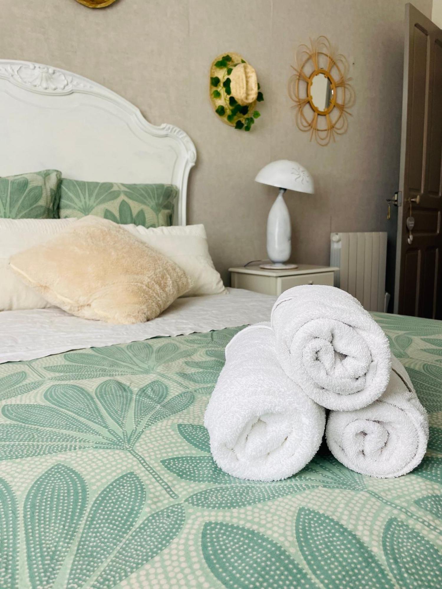 La Poterie Bed and Breakfast Carresse Εξωτερικό φωτογραφία